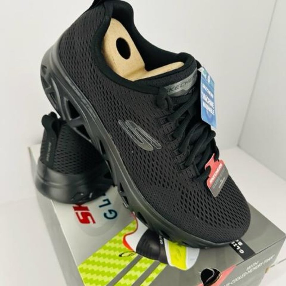SKECHERS Men's  Mesh Sneakers Lightweight BLACK Size: 9.5 NEW IN BOX